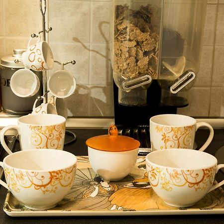 Al Centro E Meglio B&B 나폴리 외부 사진