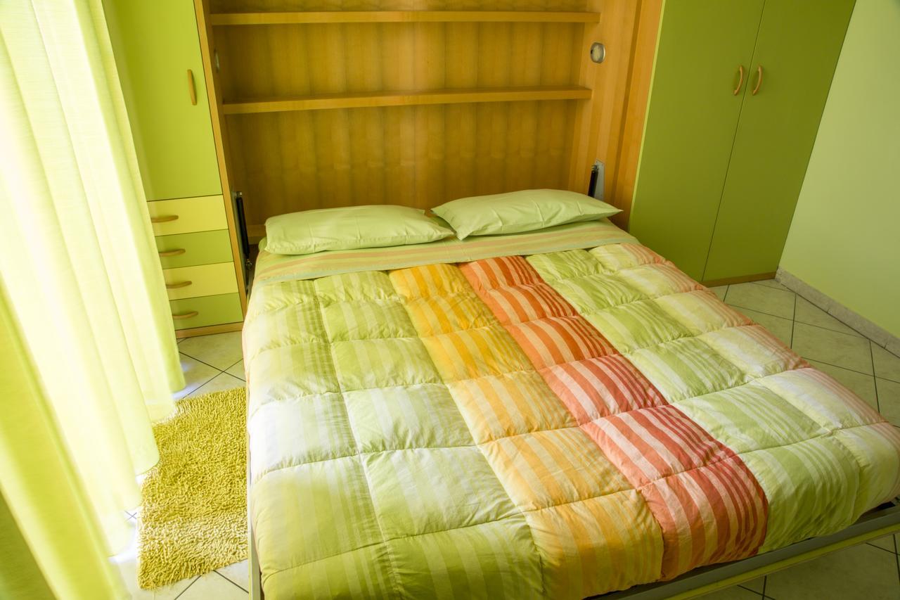 Al Centro E Meglio B&B 나폴리 외부 사진