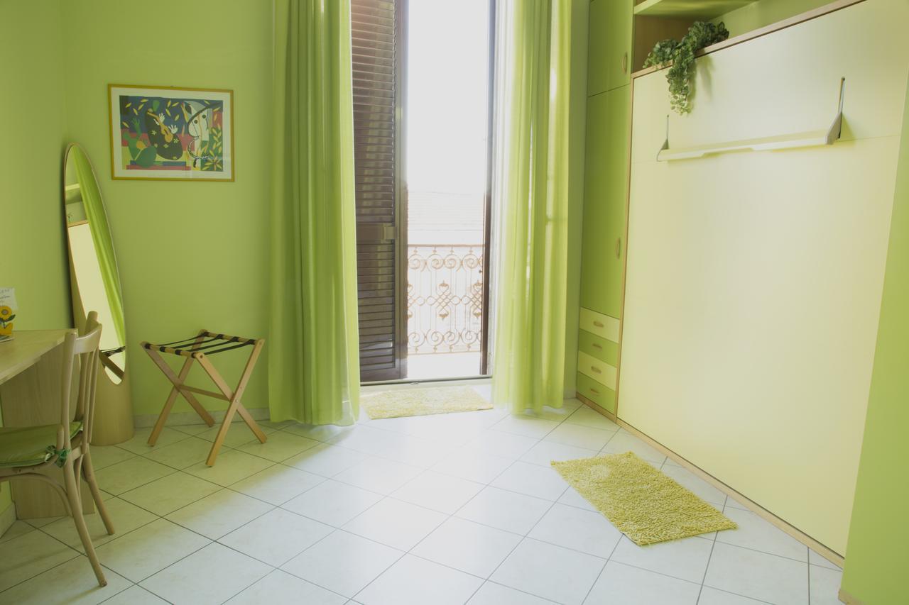 Al Centro E Meglio B&B 나폴리 외부 사진